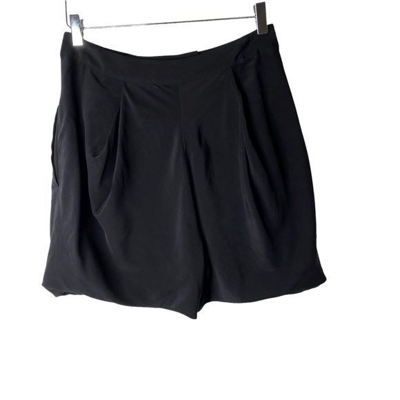 Alexander Wang Silk Black High Waisted Pleated Dress Shorts Size 8 - Picture 3 of 7